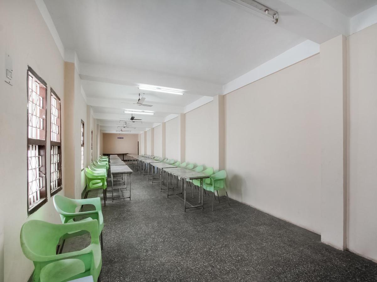 Spot On 43451 Hotel Sakunthala International ติรุนเนเวลี ภายนอก รูปภาพ